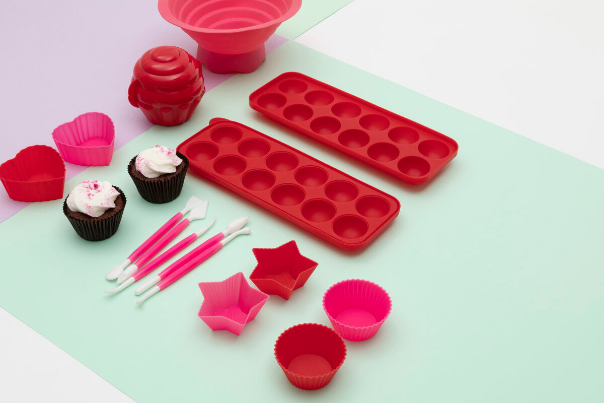 Hallie 8 Piece Cake Decorating Modelling Tool Set