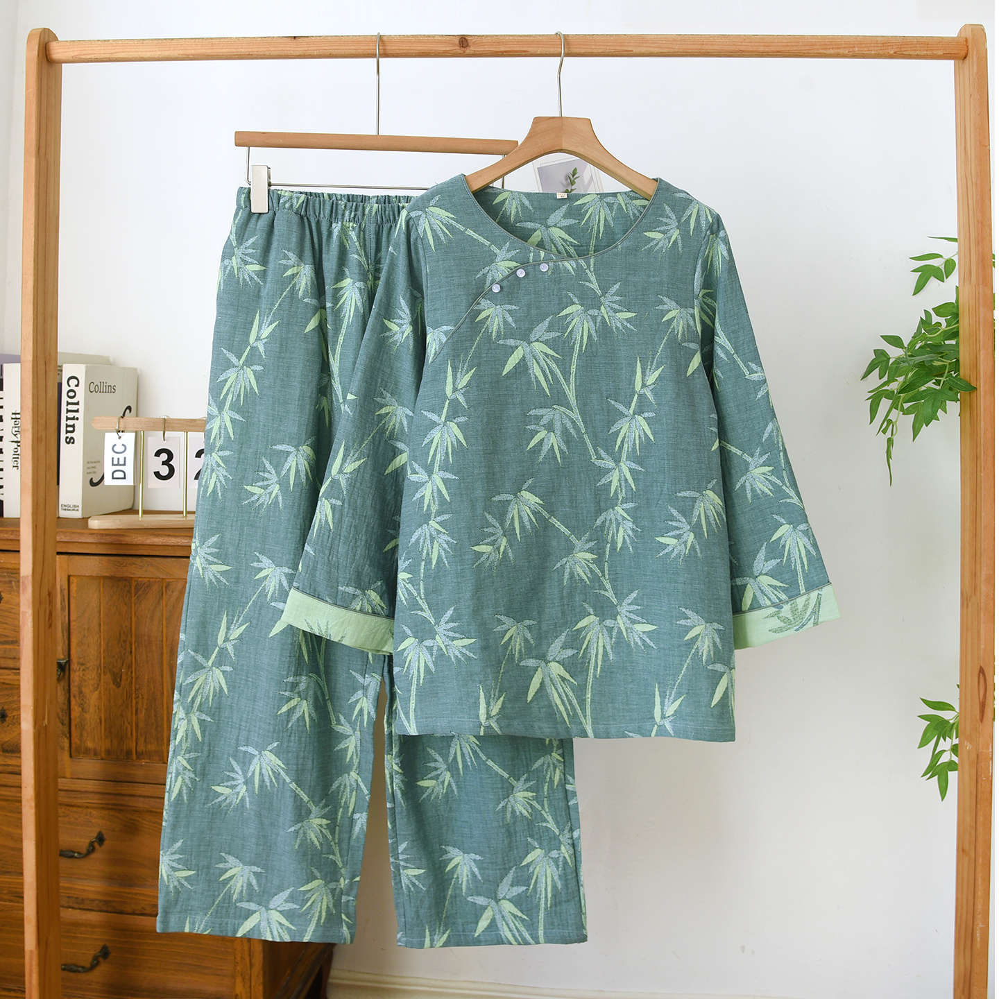 Jacquard Crew-Neck Pajama Set For Women Long-Sleeve Top And Long Pants