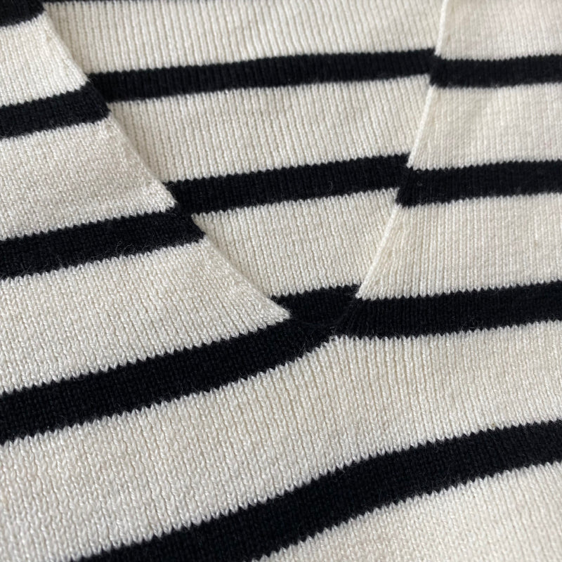 Knitted Women Black White Plaid Long Sleeve Sweater V-neck