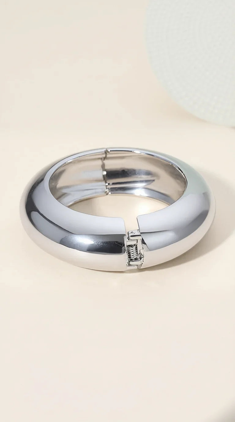 Chunky Round Hinged Bracelet Bangle