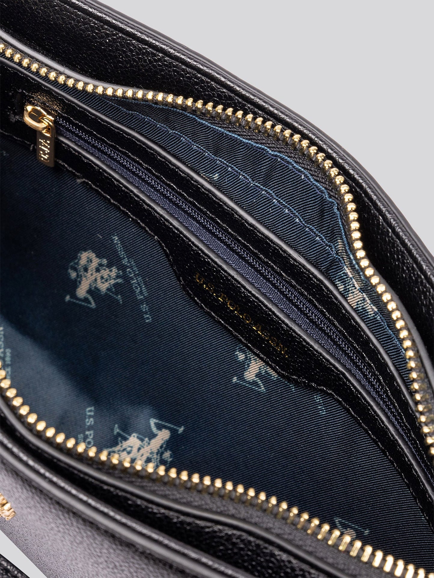 Womens Jones Small Hobo Bag w/ Chain in Black