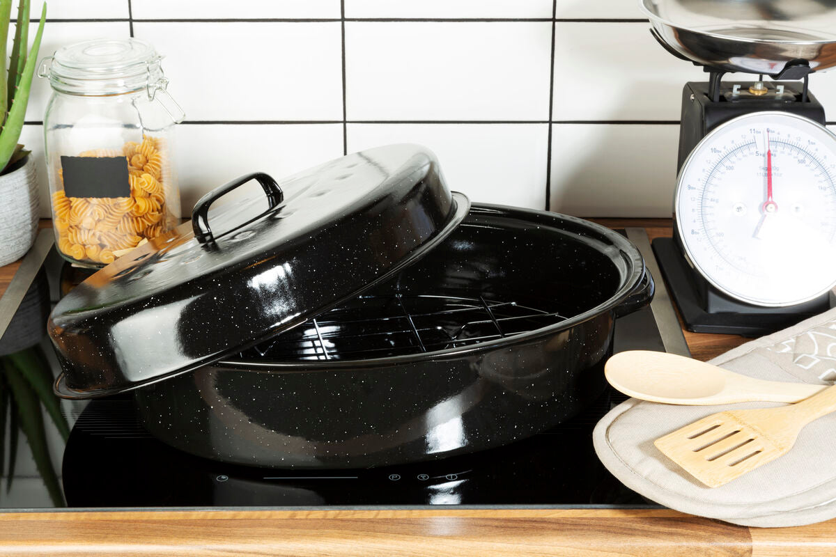 Carvara 42cm Black Enamel Self Basting Roaster with Rack