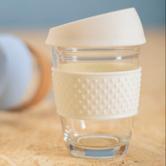 Mimo Glass Mug With Cream Silicone Band Lid