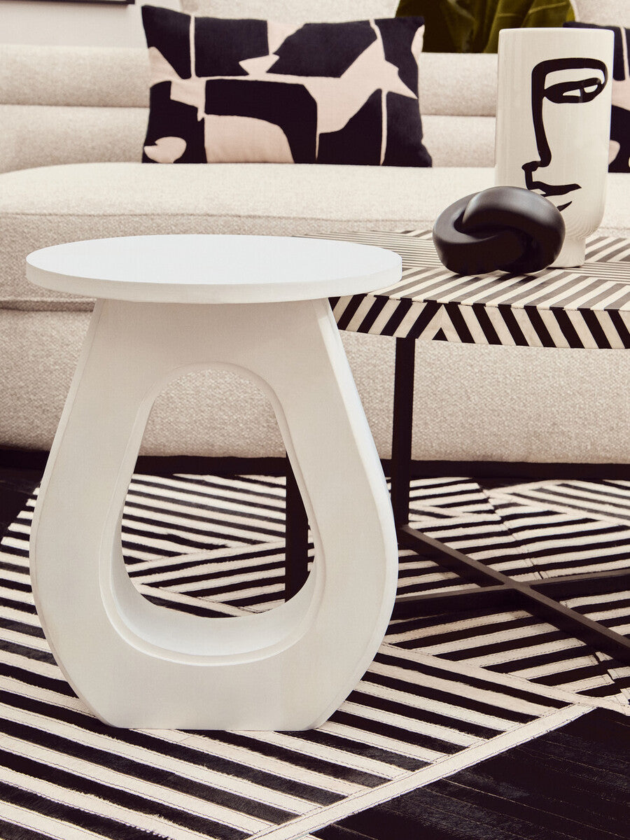 Viso Large Black And White Face Vase