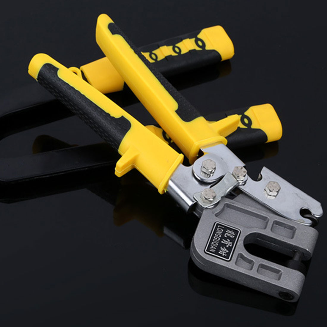 One-handed light steel keel forceps