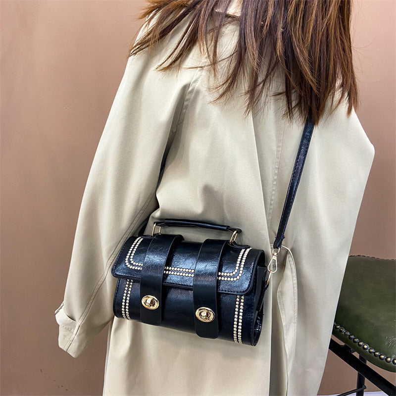 Versatile Fashion Portable Messenger Bag