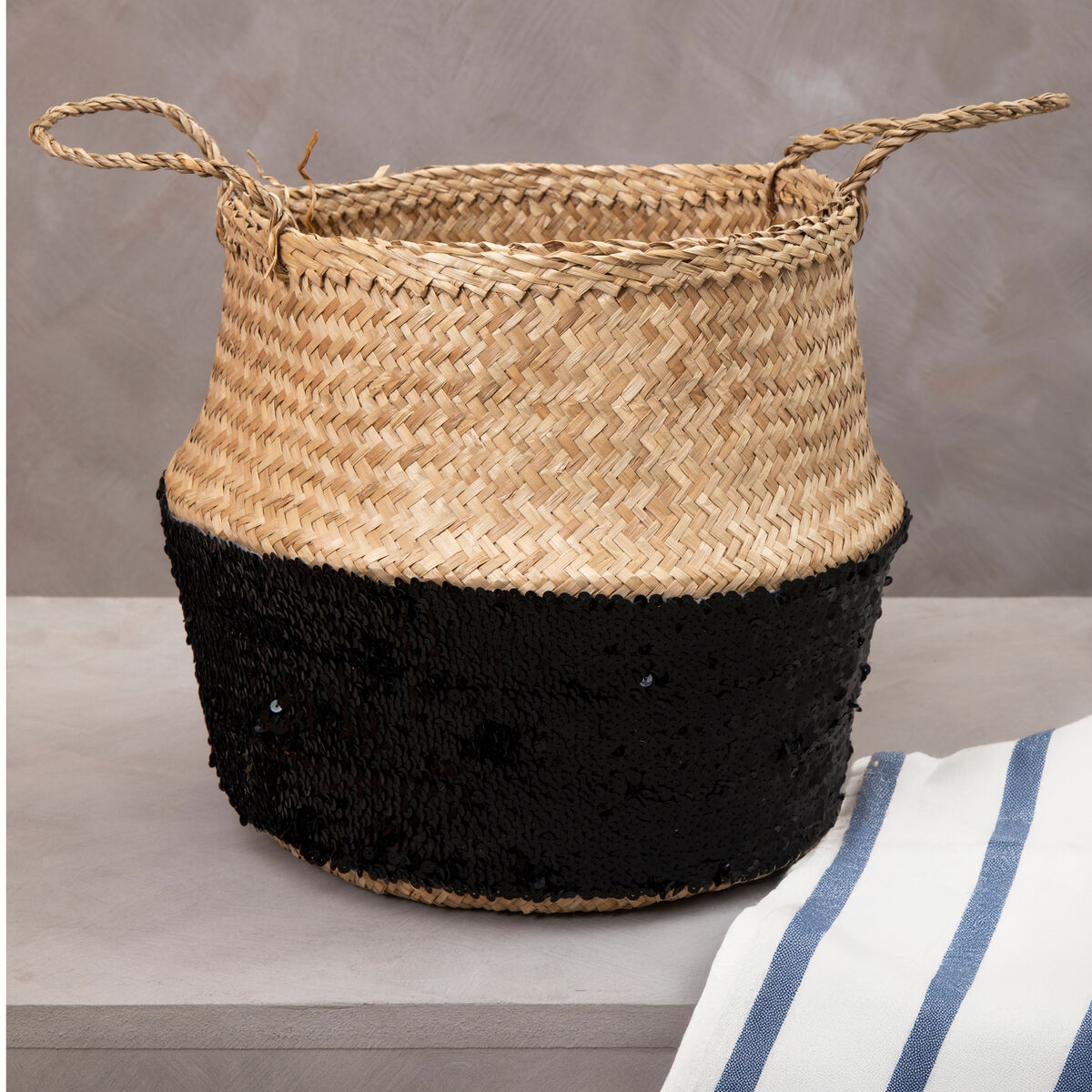 Black And Natural Medium Solas