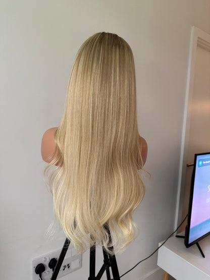 Theia Blonde