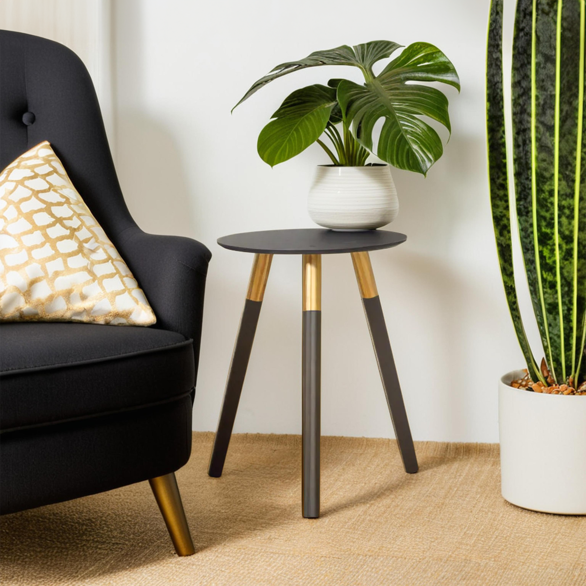 Black and Gold Round Side Table, Nostra