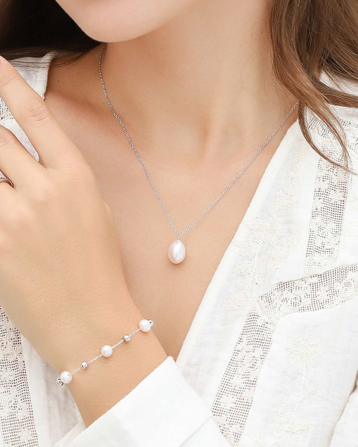 Freshwater Pearl Bracelet in Sterling Silver