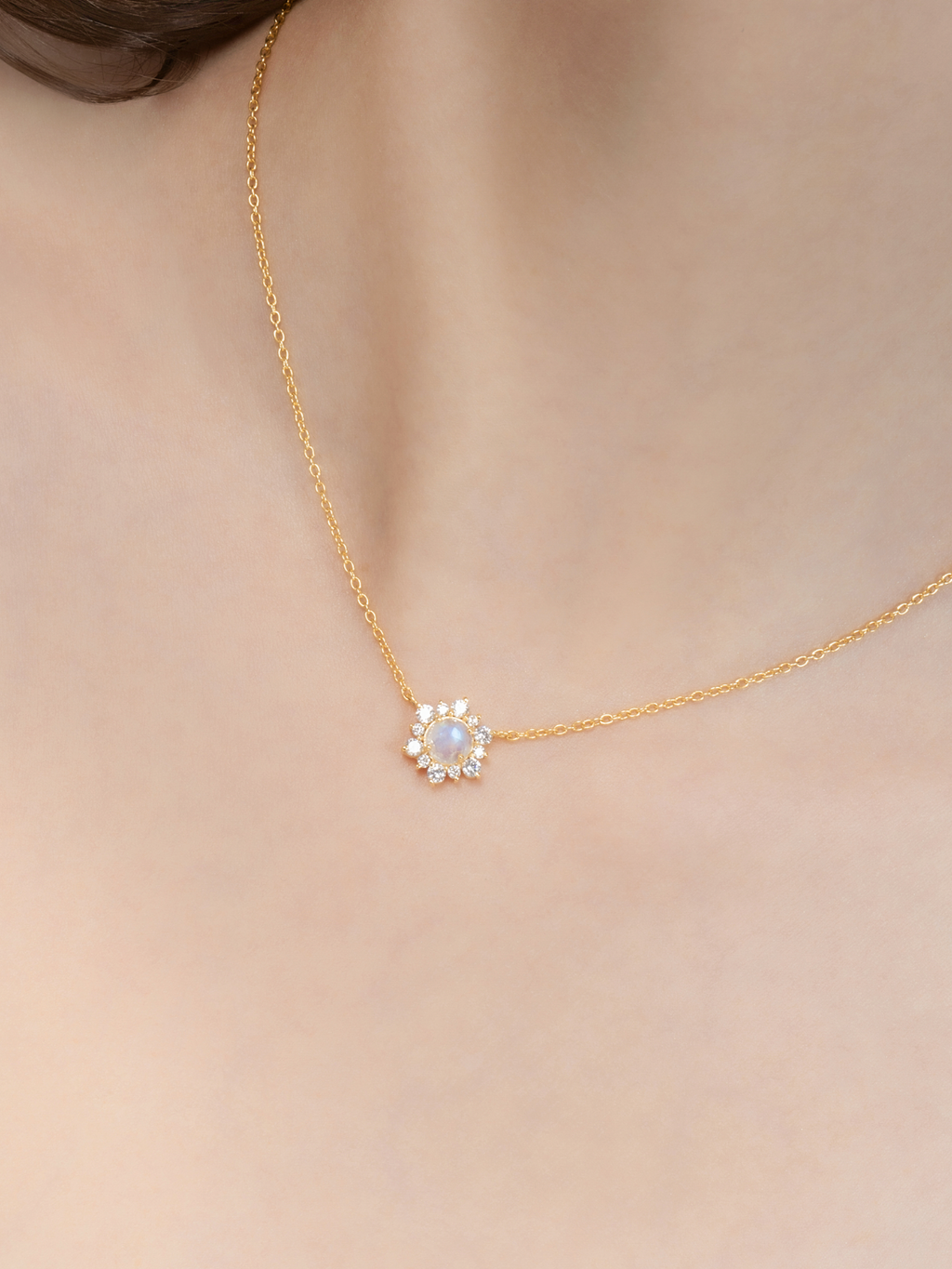 Rainbow Moonstone Necklace in 18k Gold Vermeil
