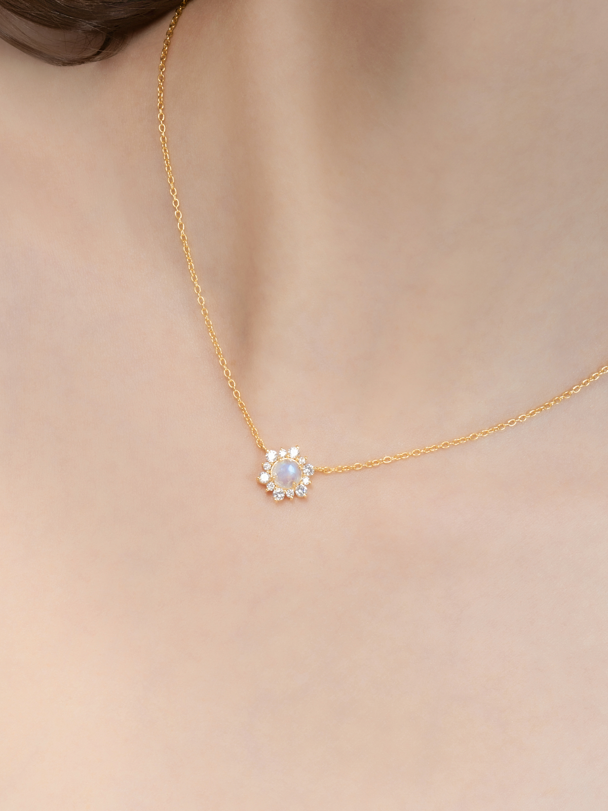 Rainbow Moonstone Necklace in 18k Gold Vermeil