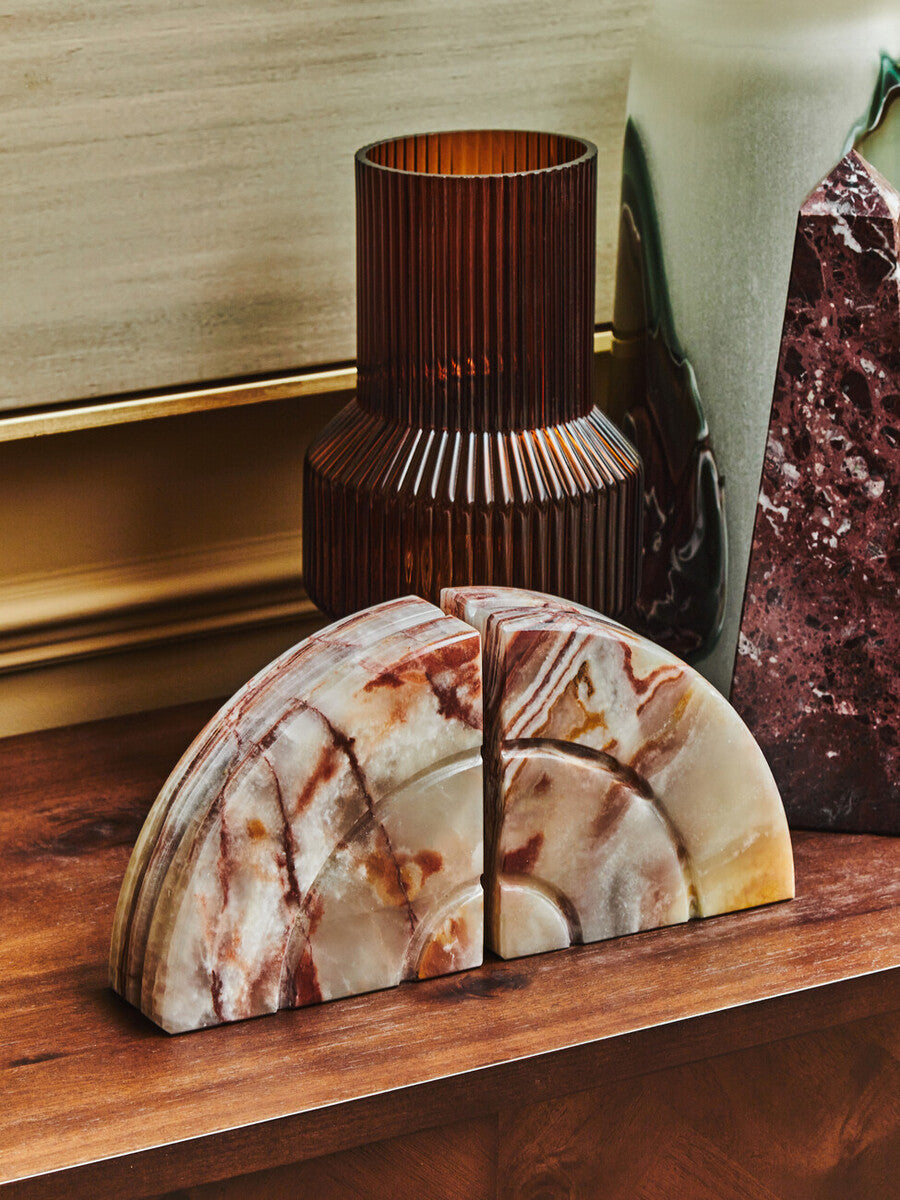 Salmo Small Red Marble Obelisk