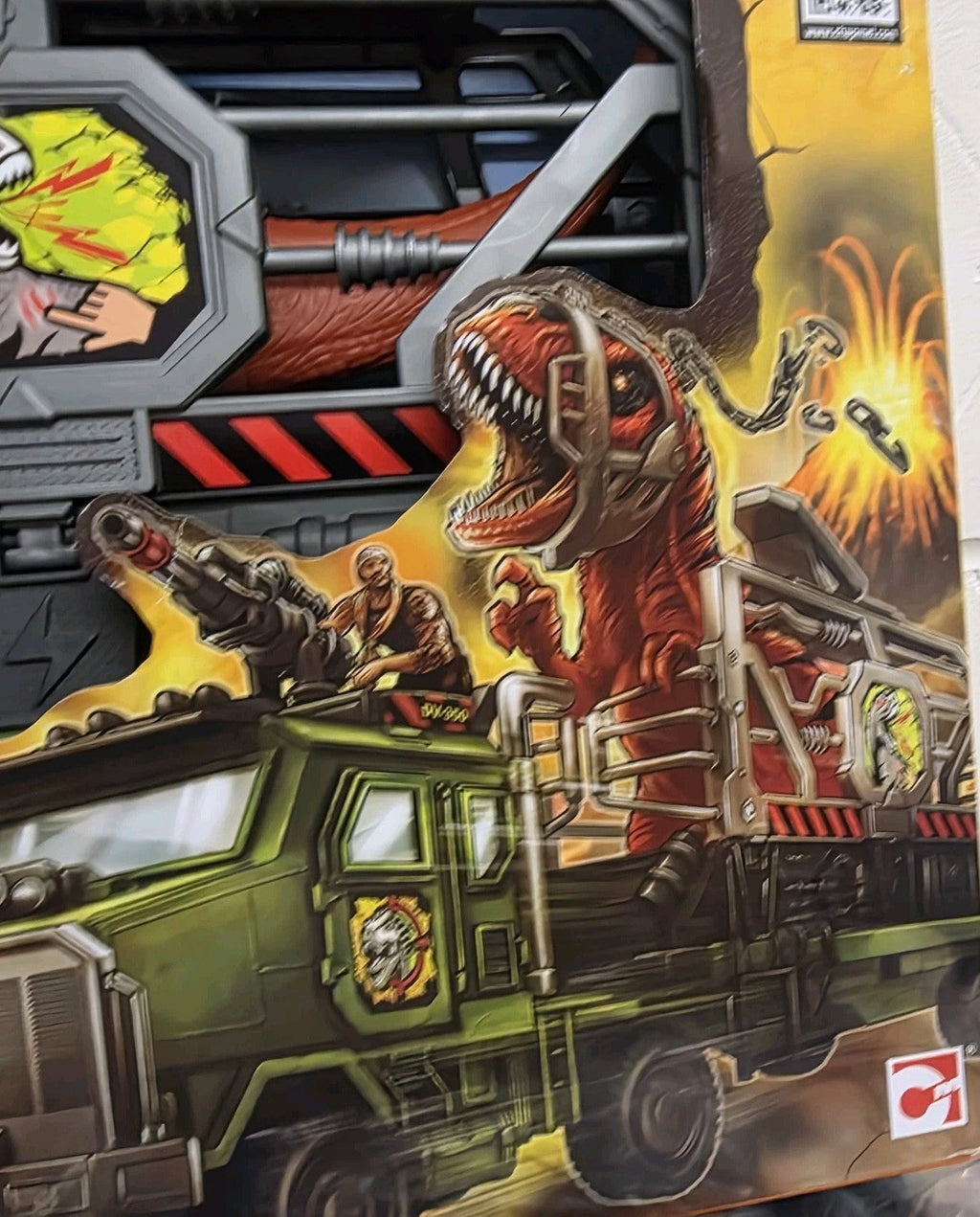 Dino Valley Light & Sounds Ultimate Convoy Playset