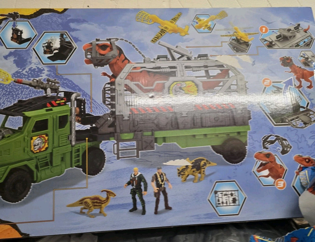 Dino Valley Light & Sounds Ultimate Convoy Playset