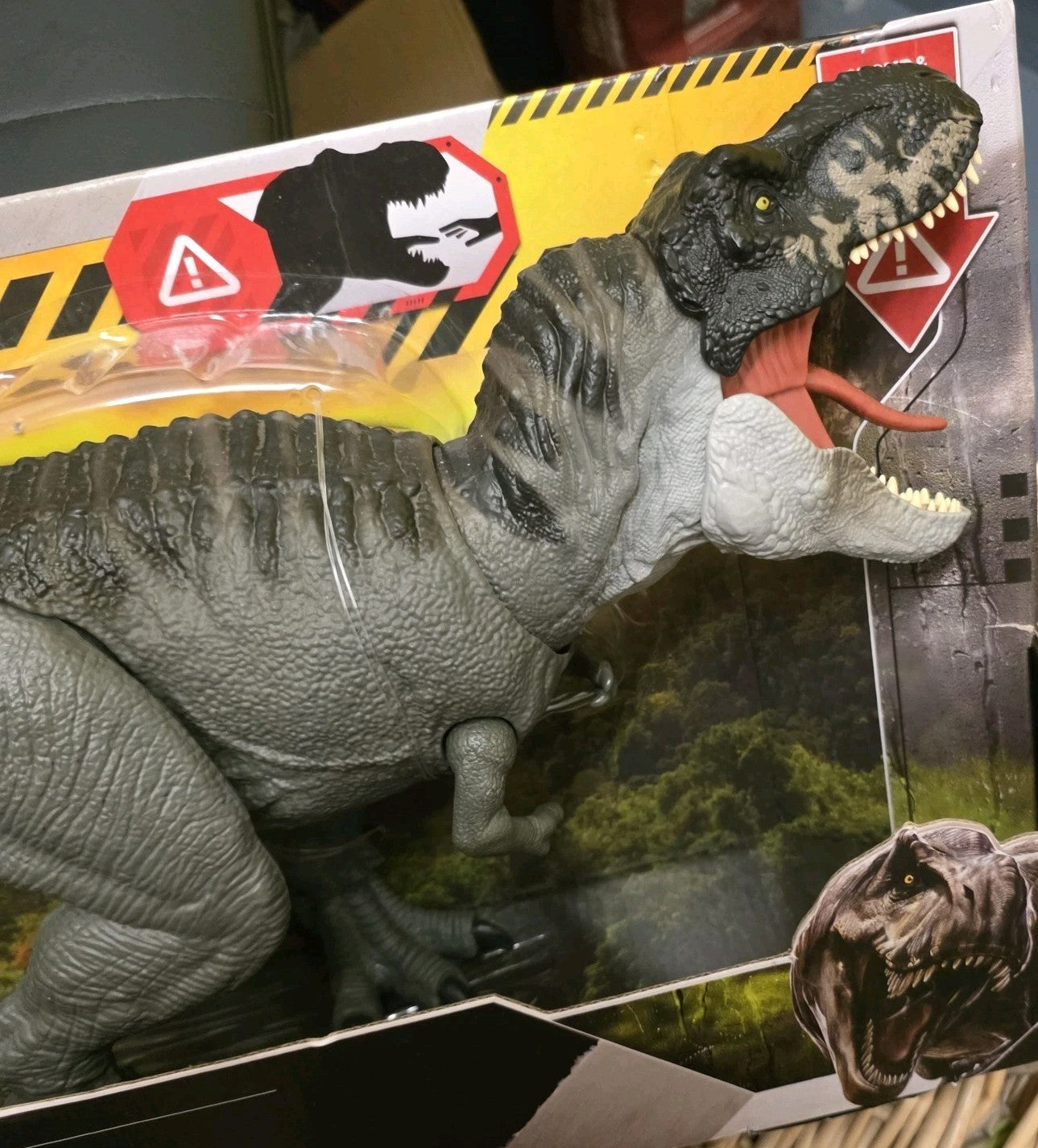 Mattel Jurassic World Dominion Super Colossal Tyrannosaurus Rex Action Figure