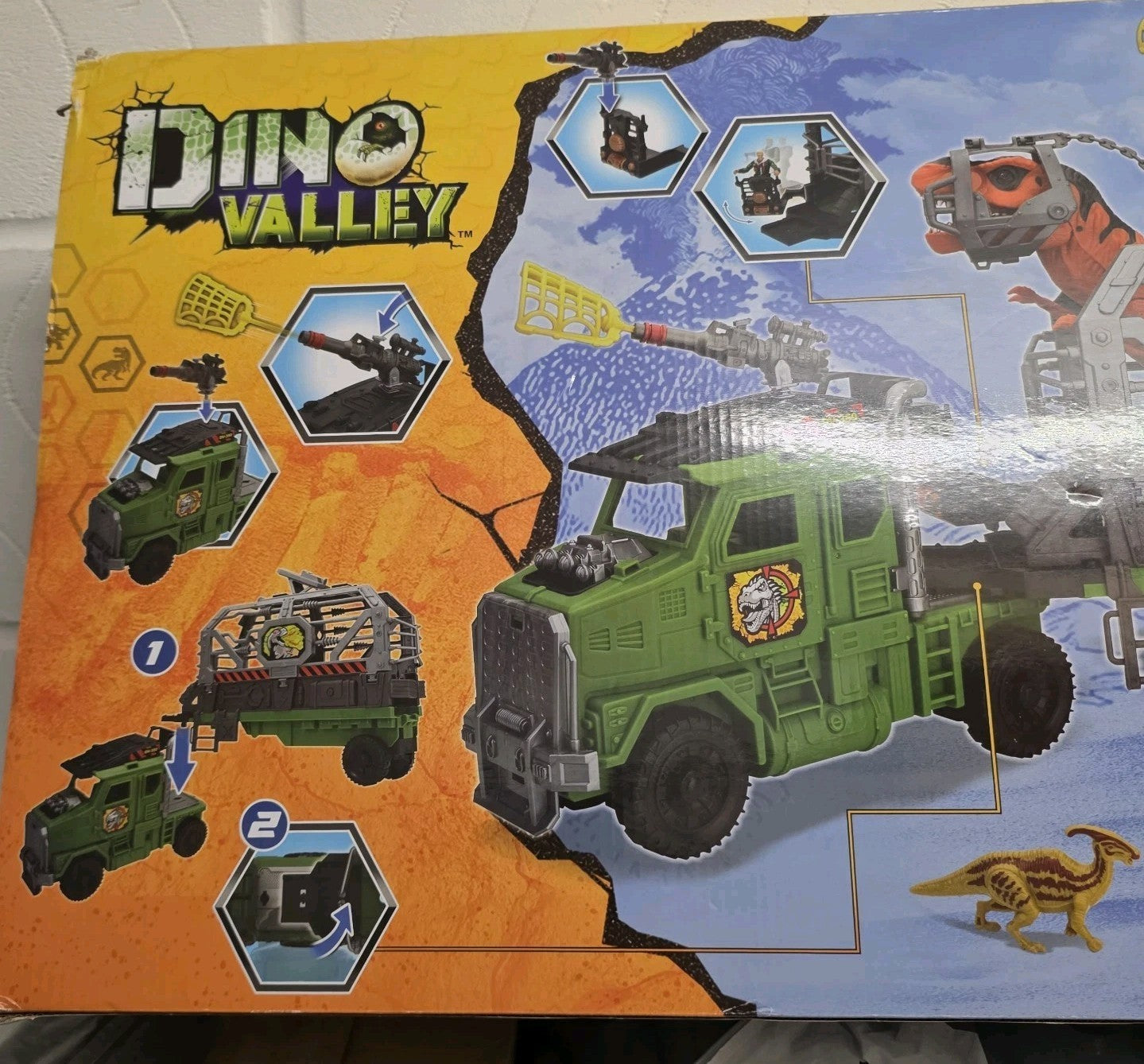 Dino Valley Light & Sounds Ultimate Convoy Playset