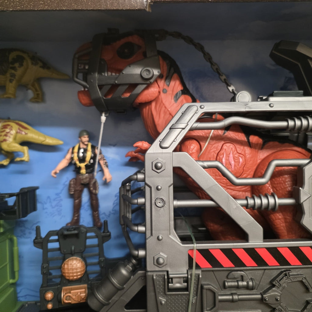 Dino Valley Light & Sounds Ultimate Convoy Playset