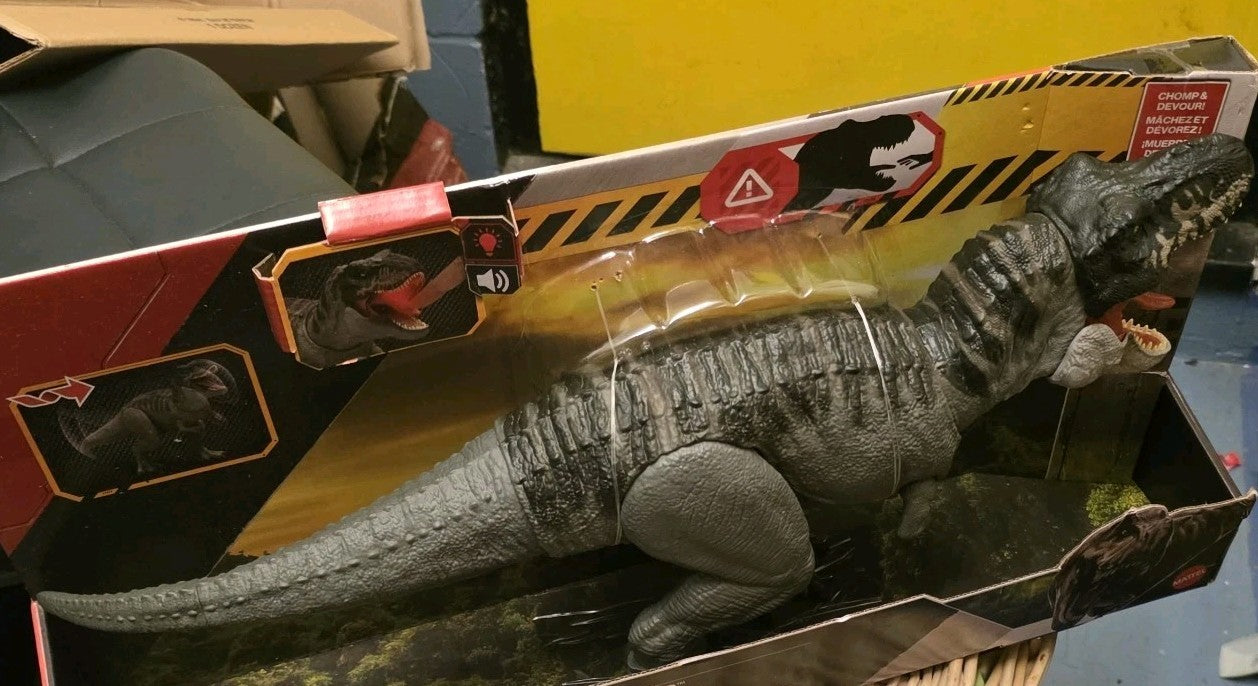 Mattel Jurassic World Dominion Super Colossal Tyrannosaurus Rex Action Figure