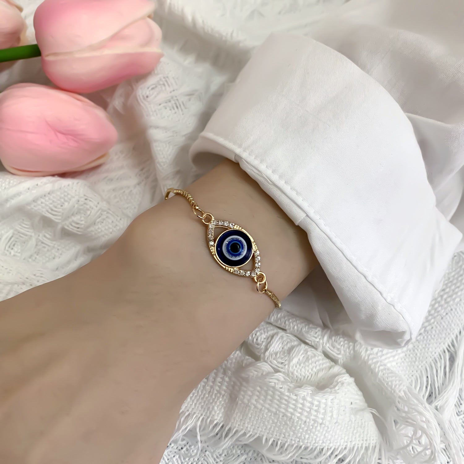 Hollow Devil Eye Point Diamond Adjustable Chain Bracelet