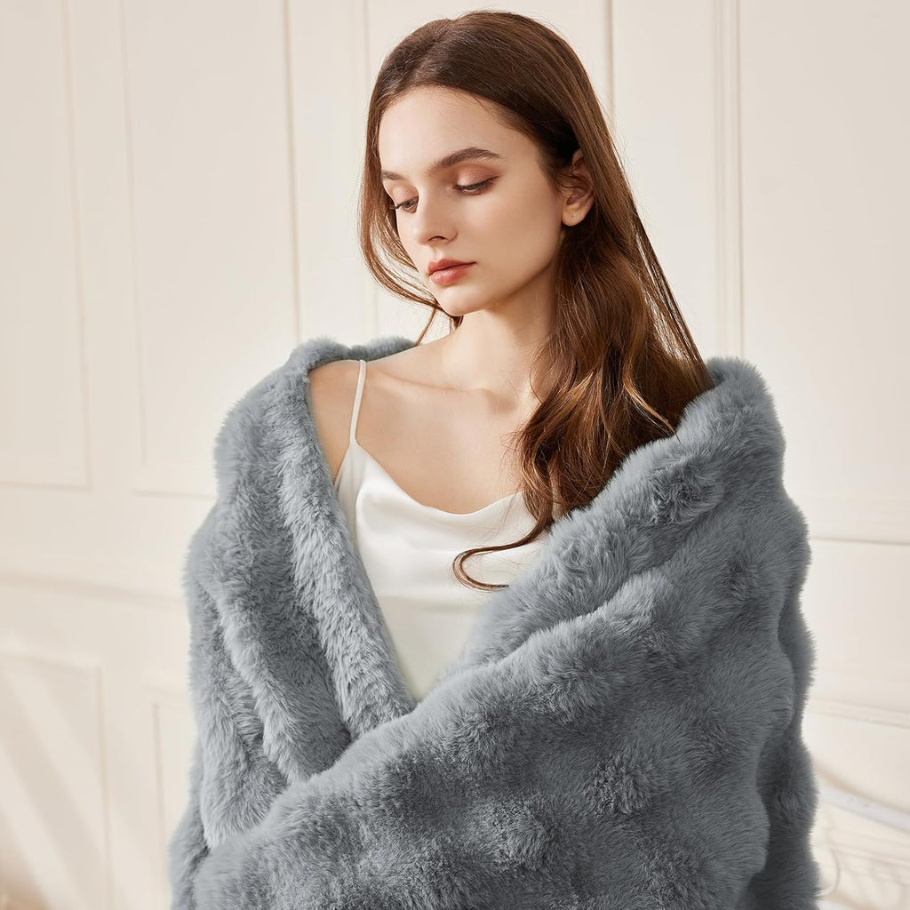 Luxury Faux Fur Throw Blanket