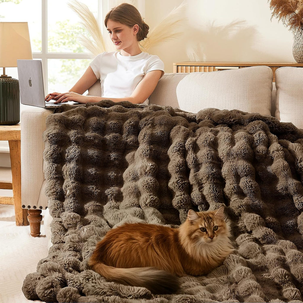 Luxury Faux Fur Throw Blanket