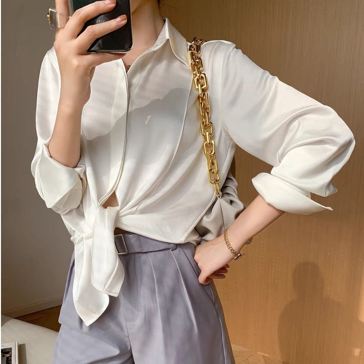 Elegant Women's White Shirt Made Of Triacetate Satin