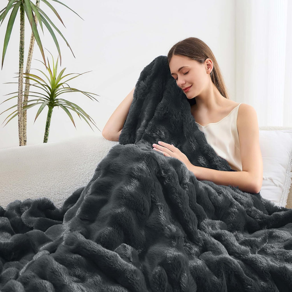 Luxury Faux Fur Throw Blanket