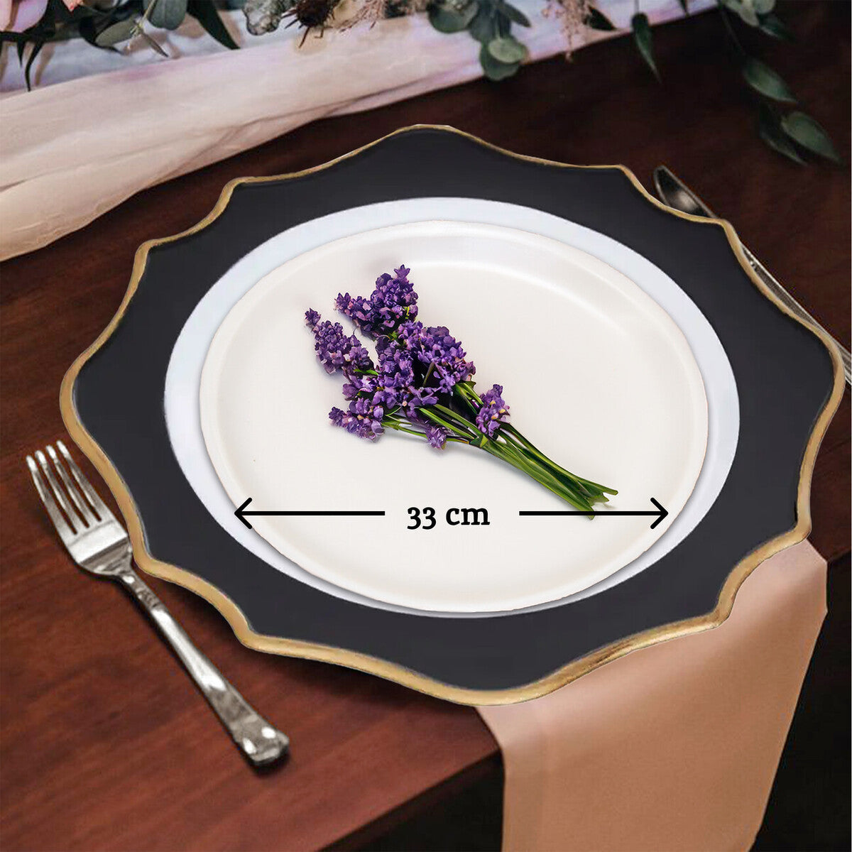 Set of 4 33cm White and Black Round Charger Plates | Dia