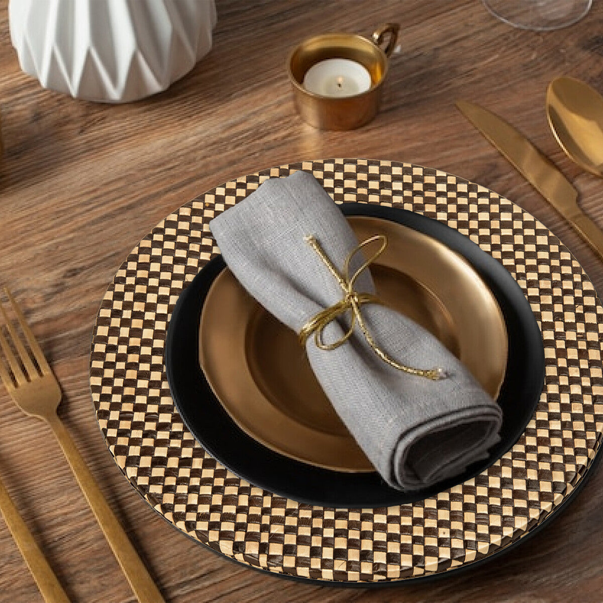Set of Four 33cm Dia Pandanus Black and Natural Charger Plates