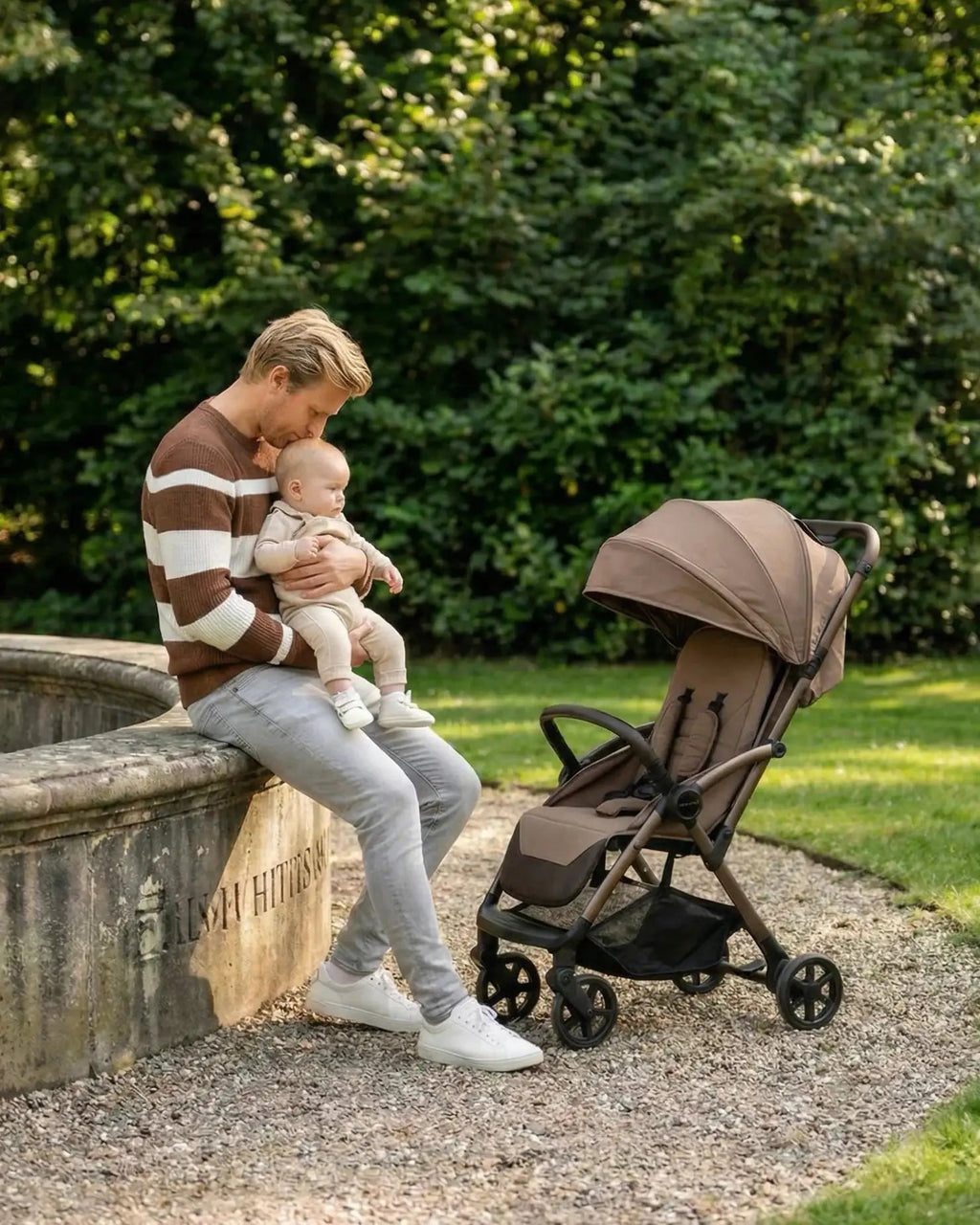 Venture Avio Compact Travel Baby Stroller - Truffle