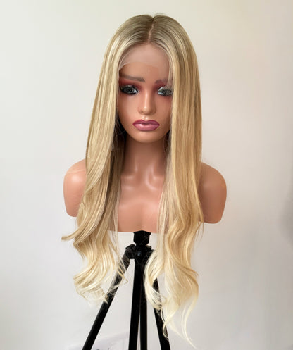 Theia Blonde