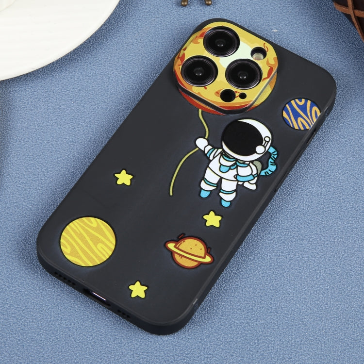 For iPhone 13 Pro Hug Moon Astronaut Pattern TPU Phone Case(Black)