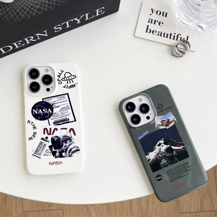 For iPhone 13 Pro Astronaut Pattern Glossy PC Phone Case(White)