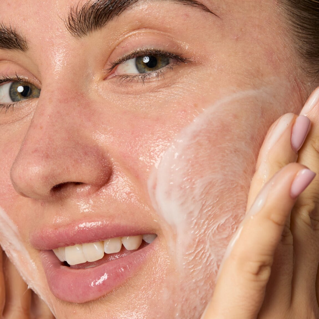 Good Molecules Soothing Azelaic Acid Cleanser (120ml)