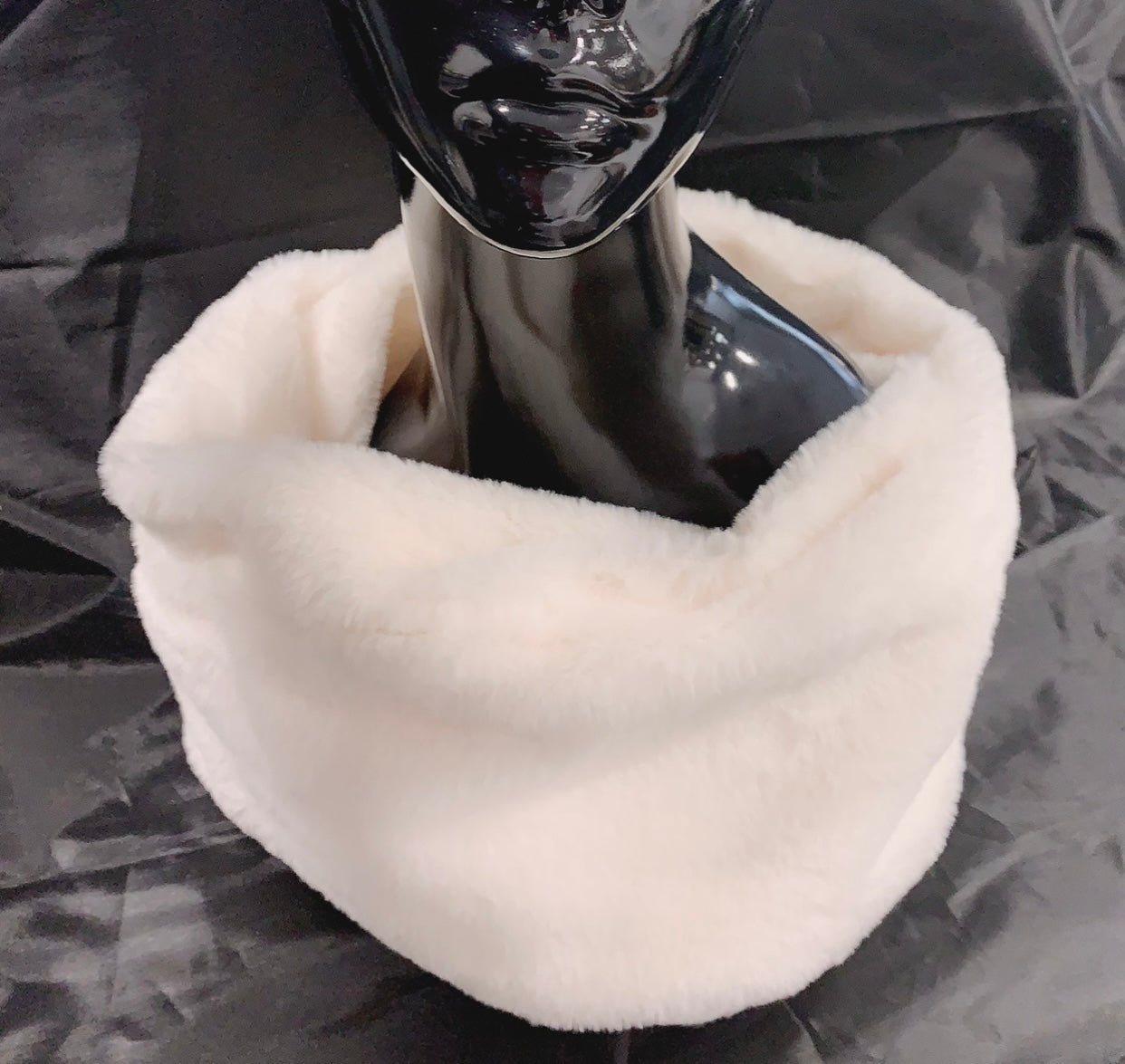 Women's Fluffy Faux Fur Winter Neck Warmer Ladies Scarf Snood Soft Warm Collar UK - Ivory / Off White