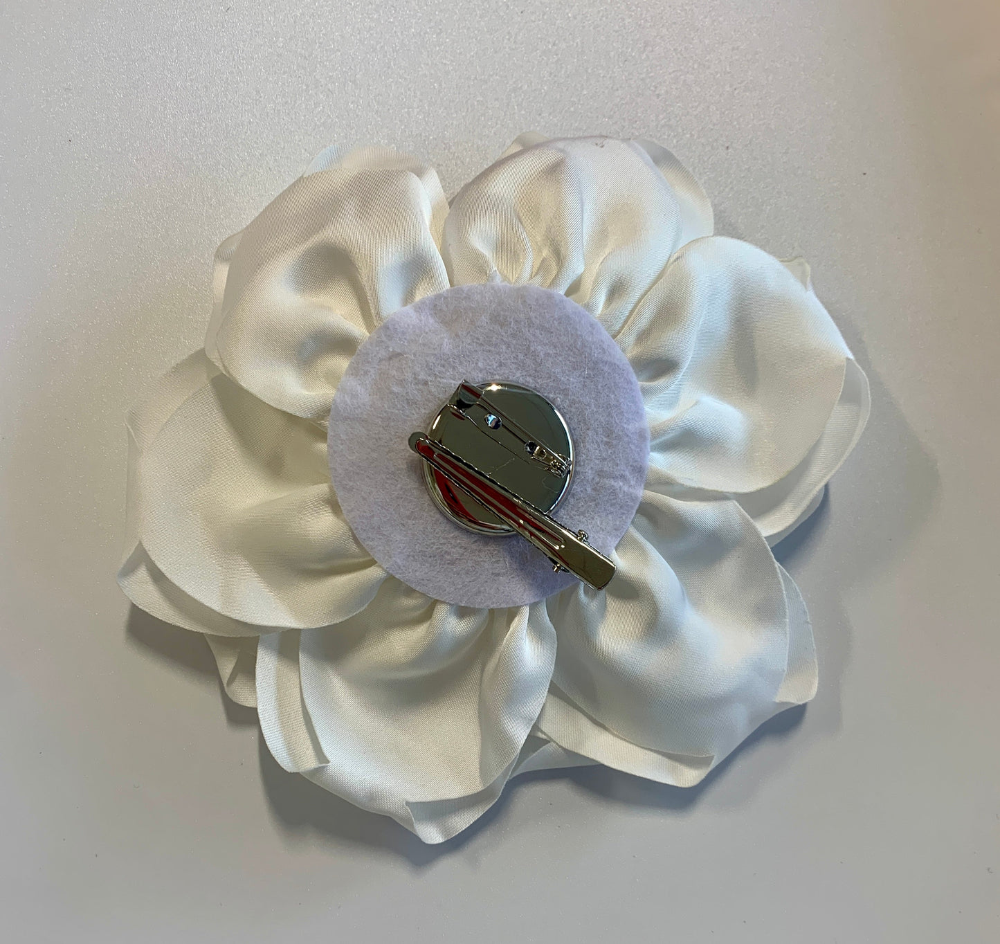 15cm Large Rose Fascinator Corsage Hair Clip and Brooch Pin, Satin Flower, White