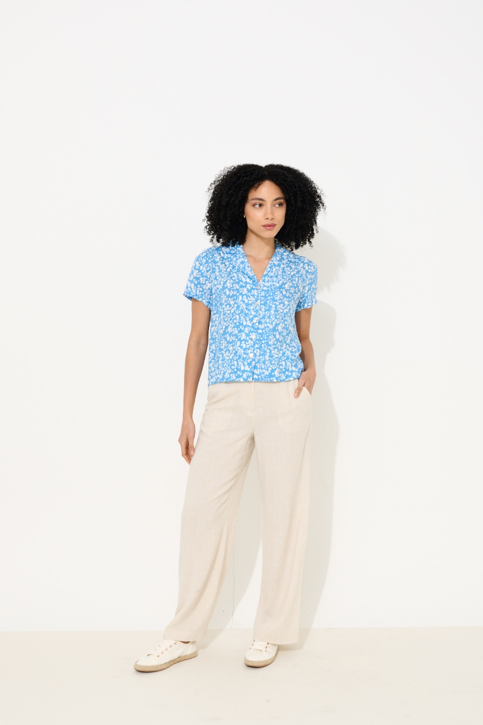 Marika Negative Floral Print Short Sleeve Shirt - Blue