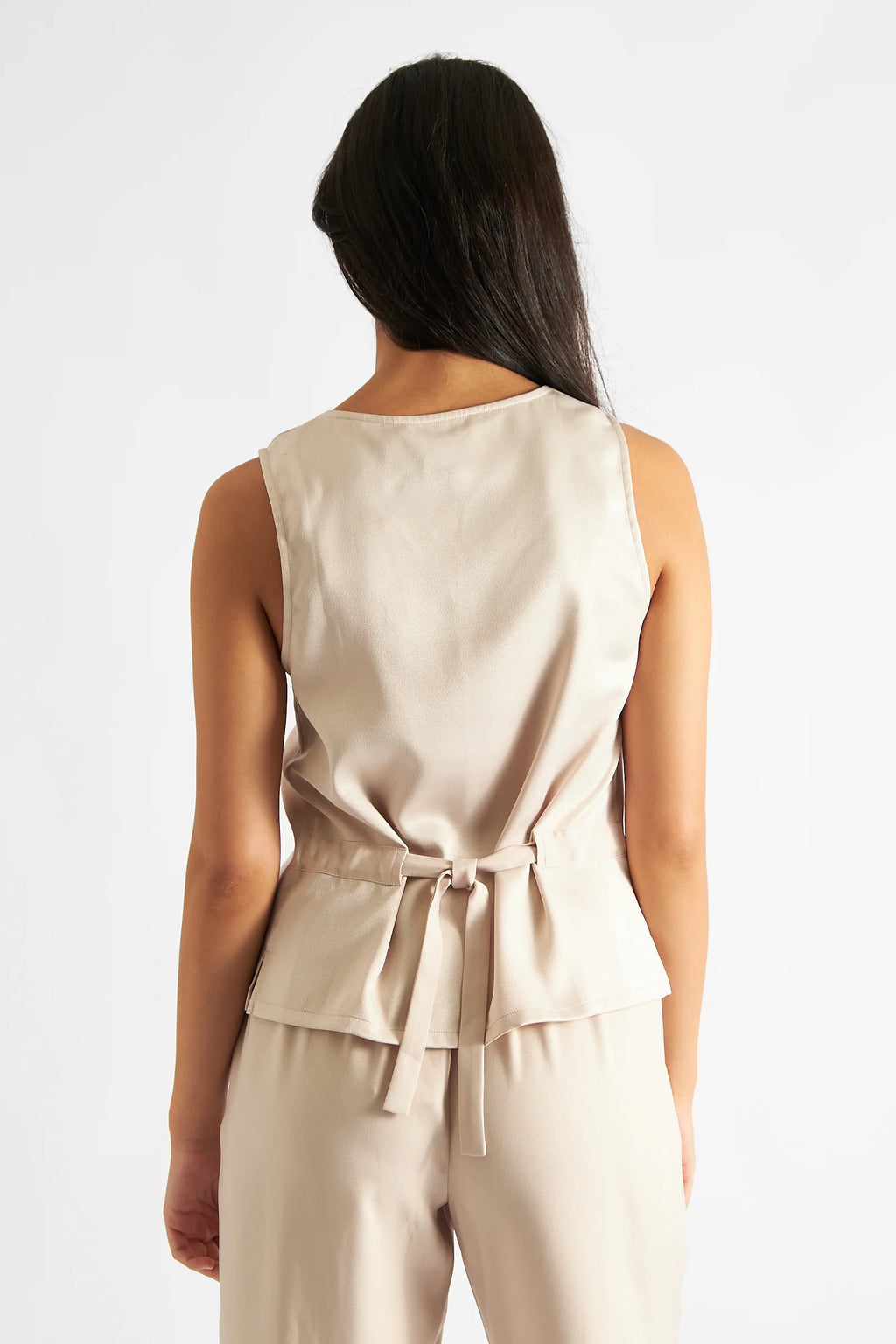 Jakson Sustainable Satin Back Crepe Waistcoat - Camel