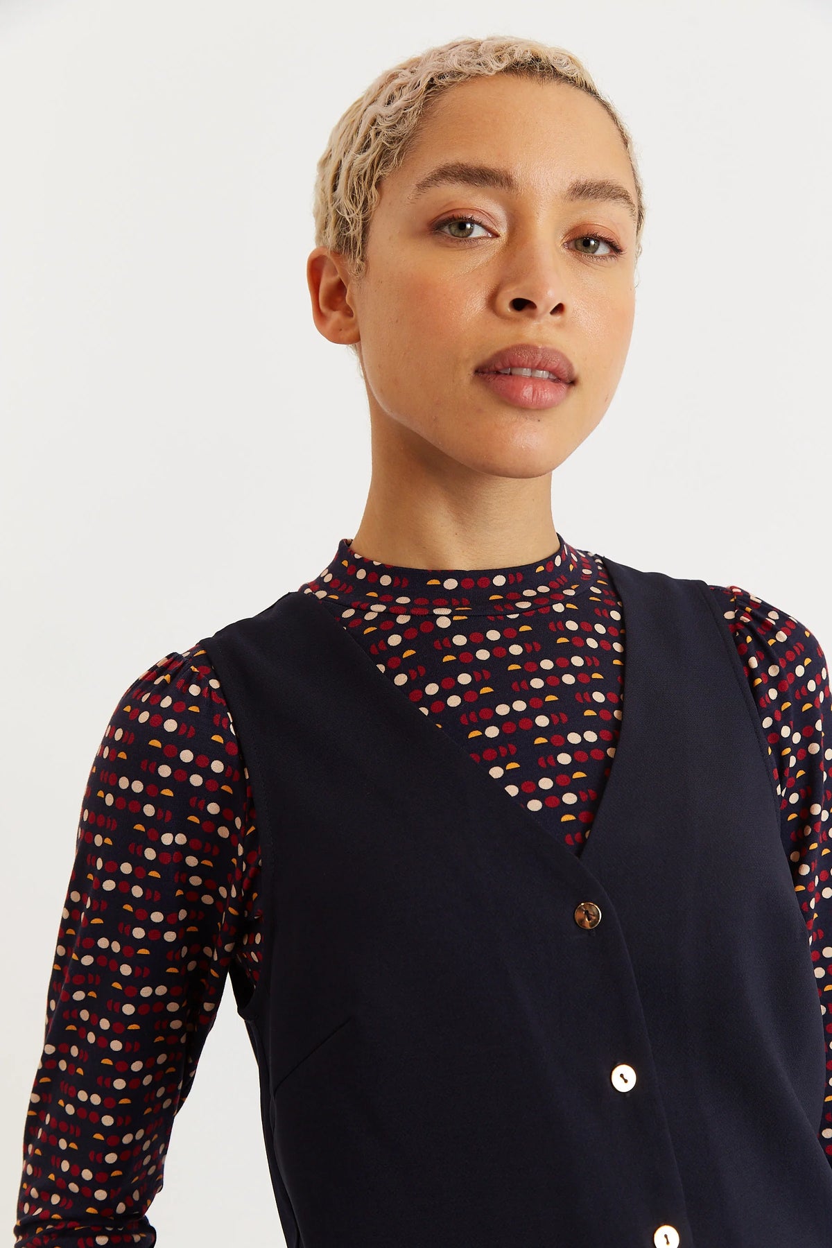 Jakson Sustainable Satin Back Crepe Waistcoat - Navy