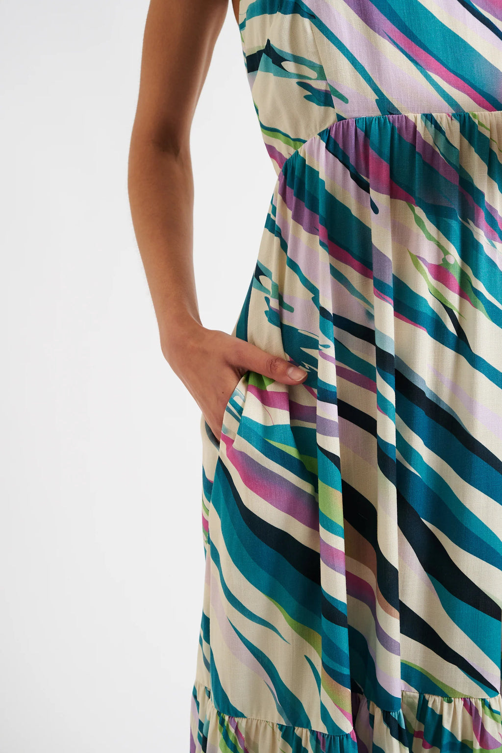 Jema Diagonal Wave Print Midi Sundress
