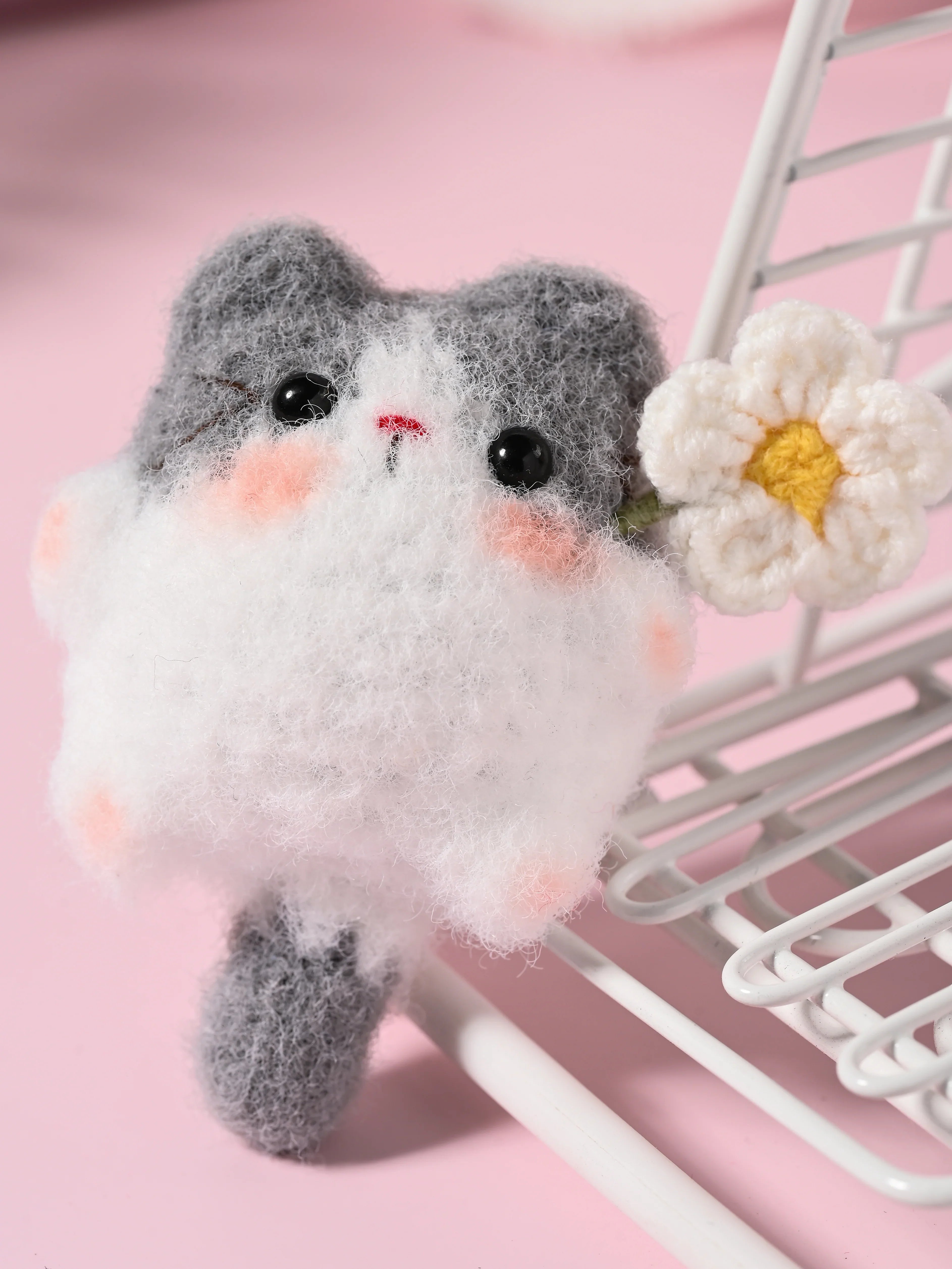 Fingertip Square Kitten