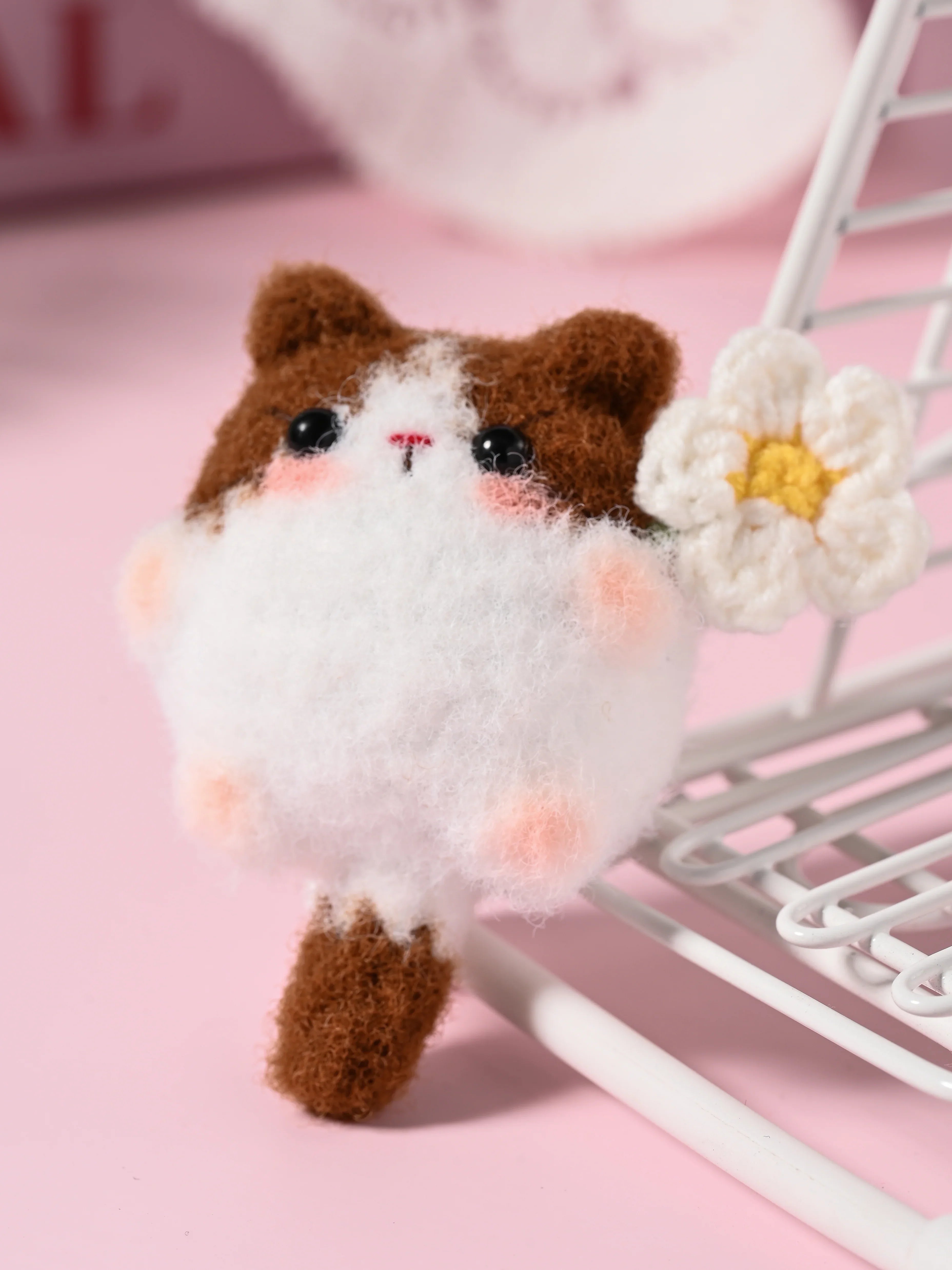 Fingertip Square Kitten
