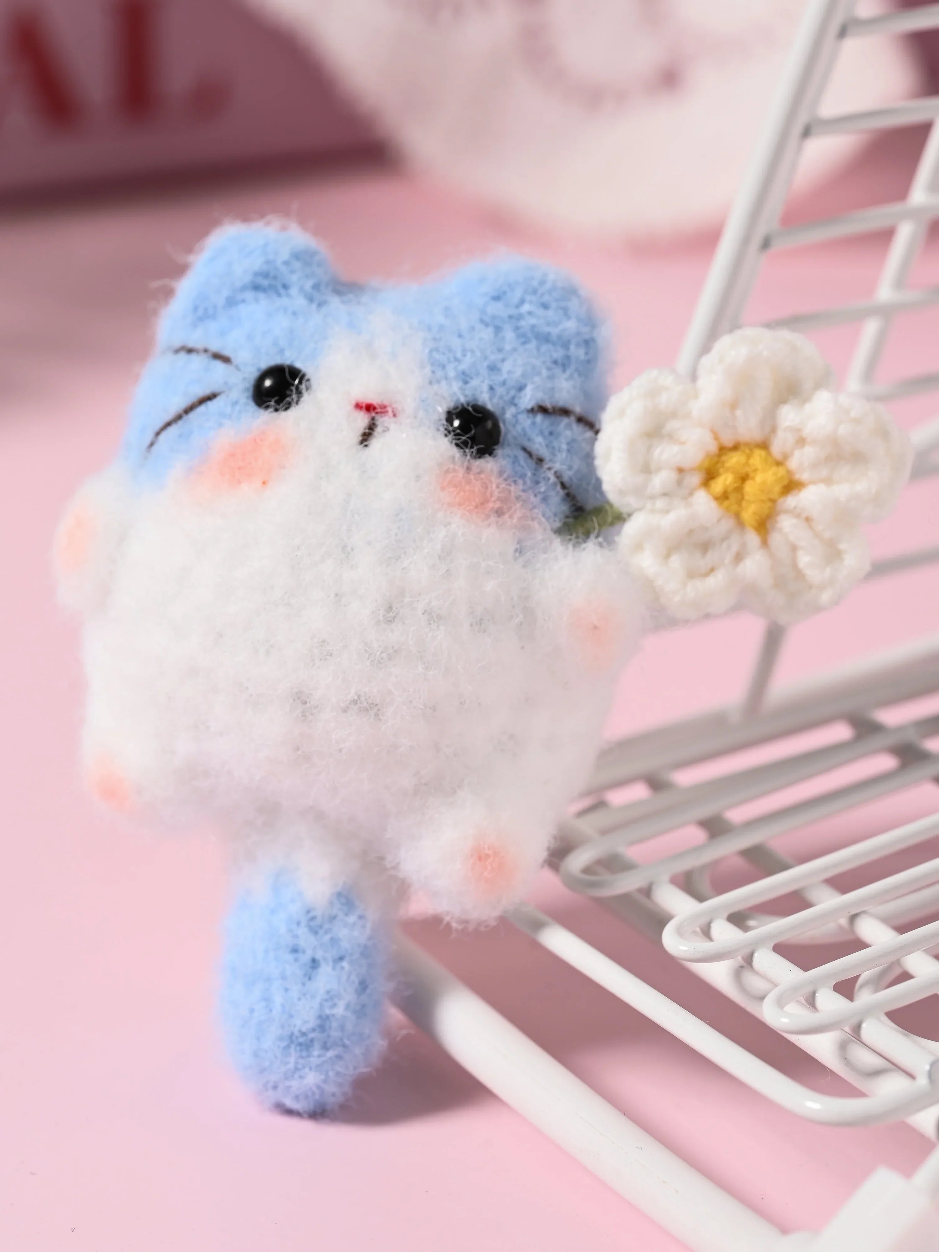 Fingertip Square Kitten