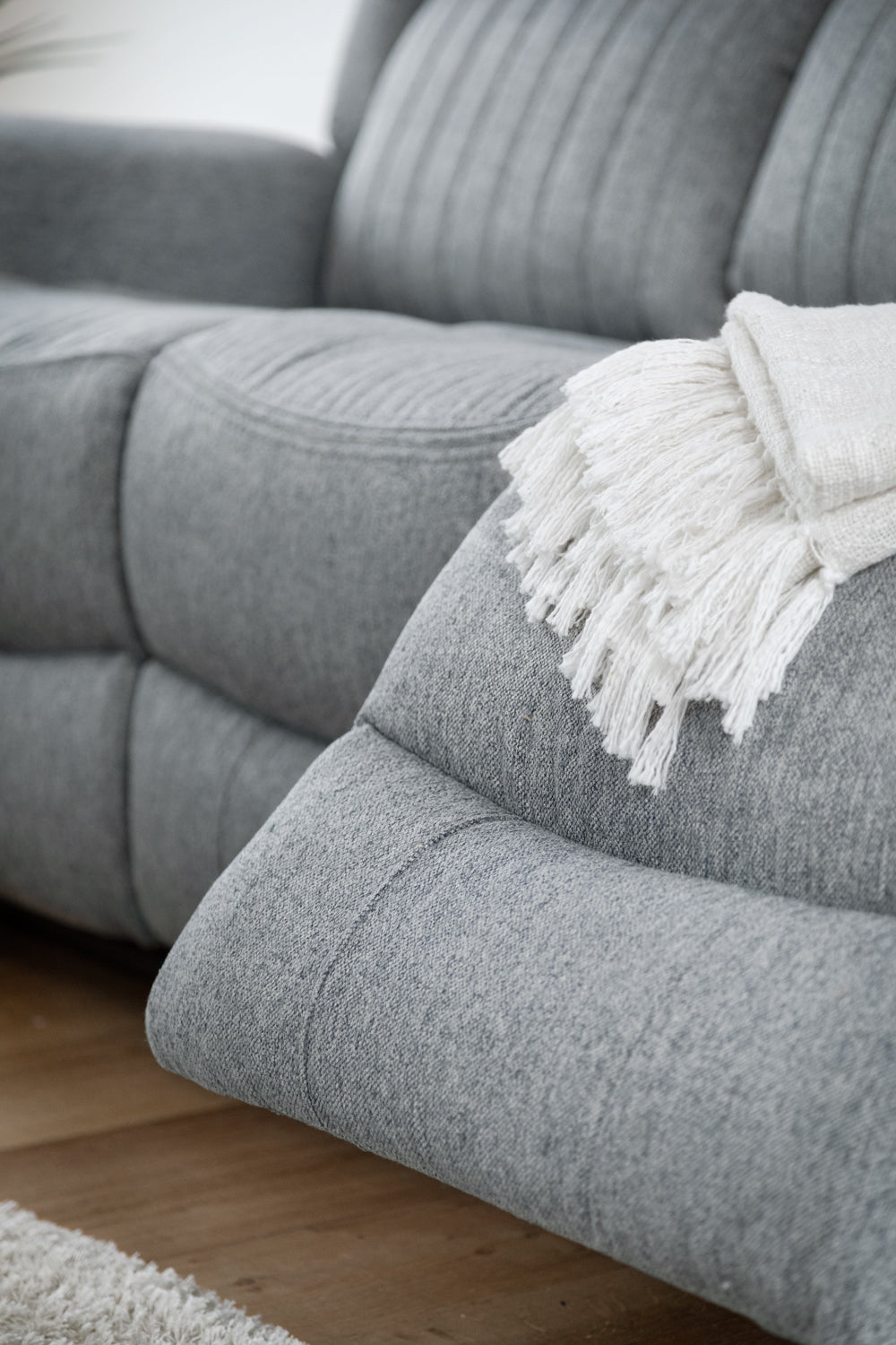 Linden Electric Recliner Sofa: Luxurious Grey 3-Seater, Plush Luxe Fabric Comfort