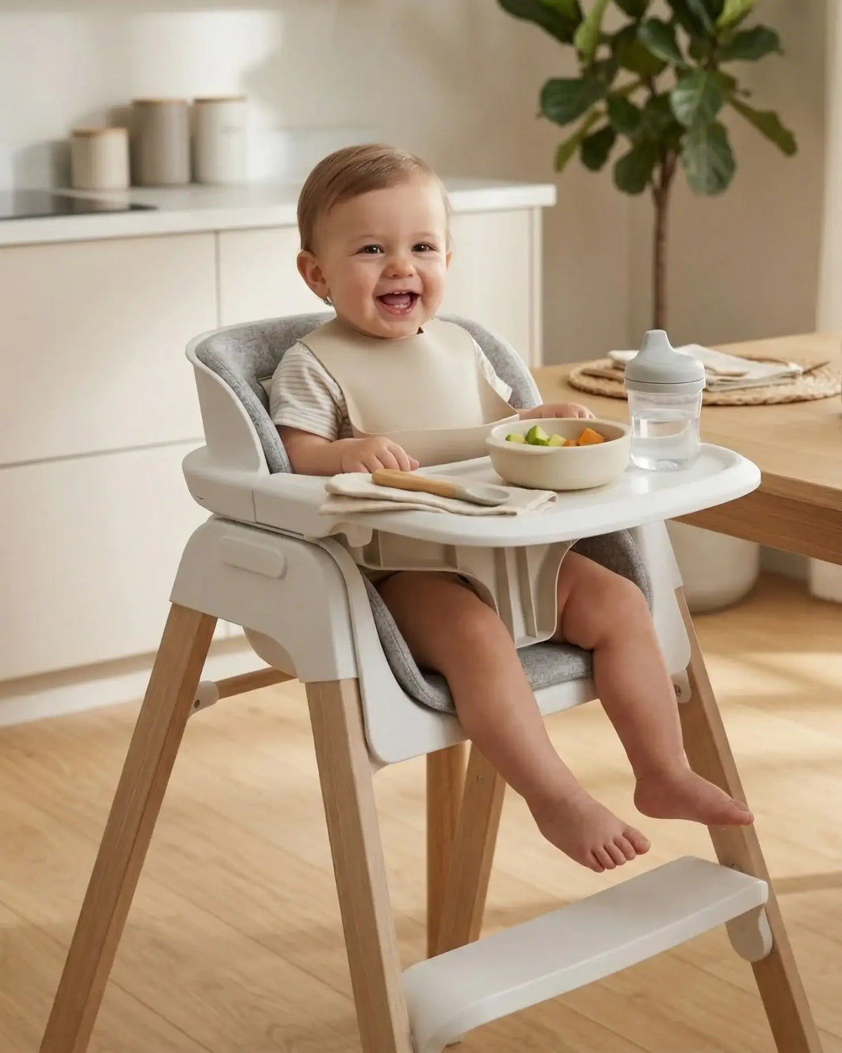 Neyo 2-in-1 High Chair - White