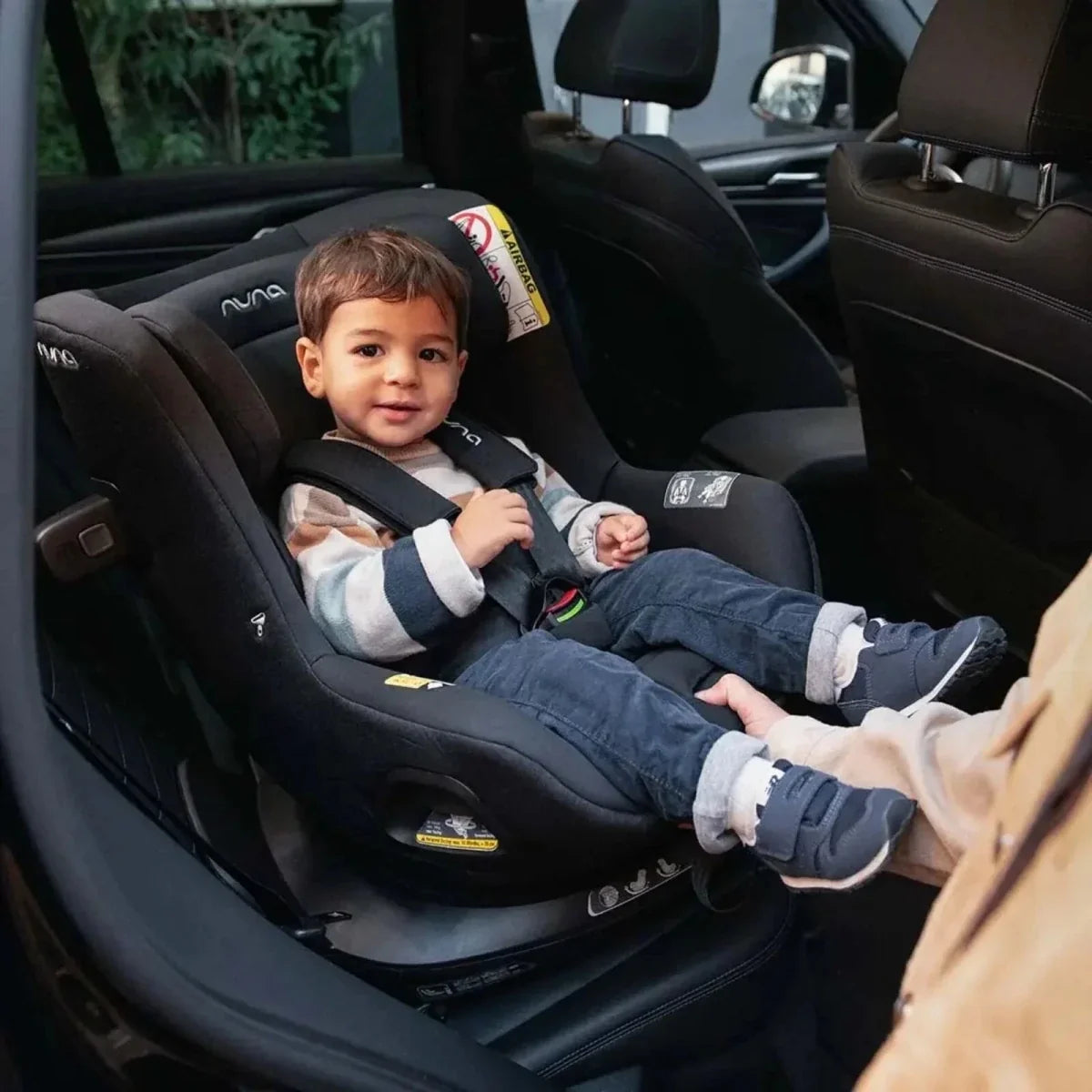 Nuna Pruu i-Size Baby Car Seat - Caviar