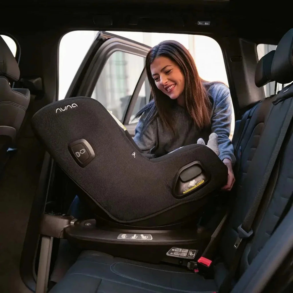 Nuna Pruu i-Size Baby Car Seat - Caviar