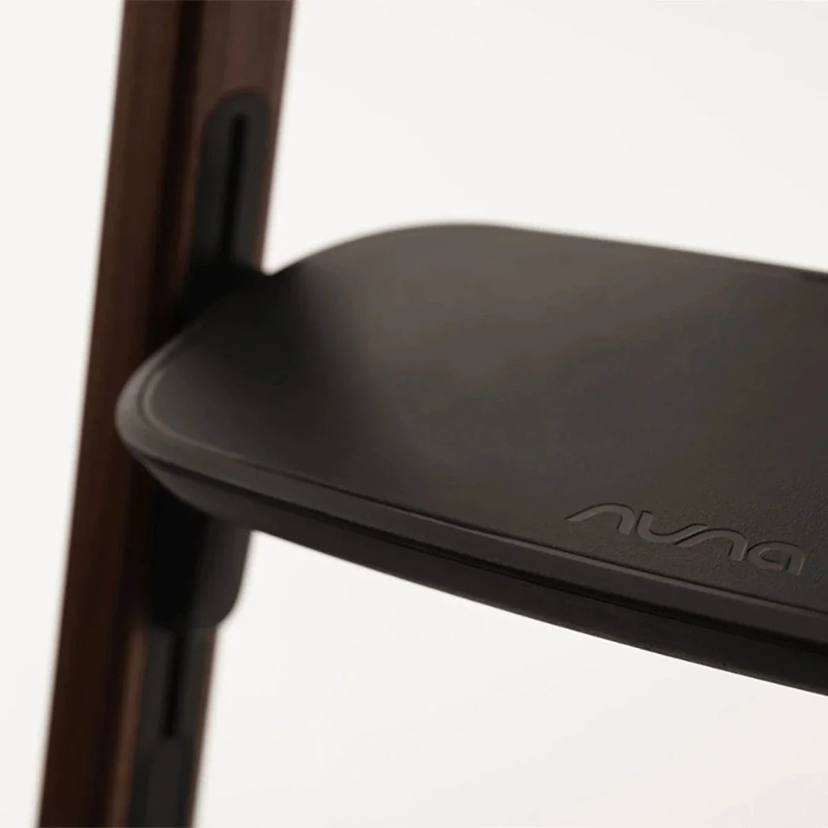 Nuna Bryn Highchair - Walnut