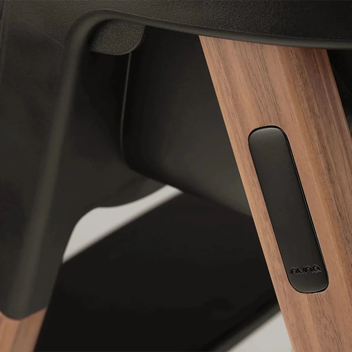 Nuna Bryn Highchair - Walnut